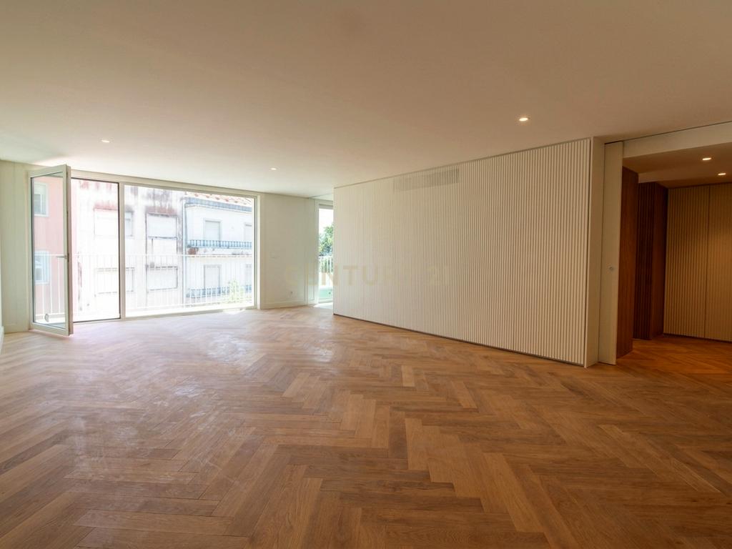 Luxuoso apartamento T3 em Alcântara, Lisboa - Image 1