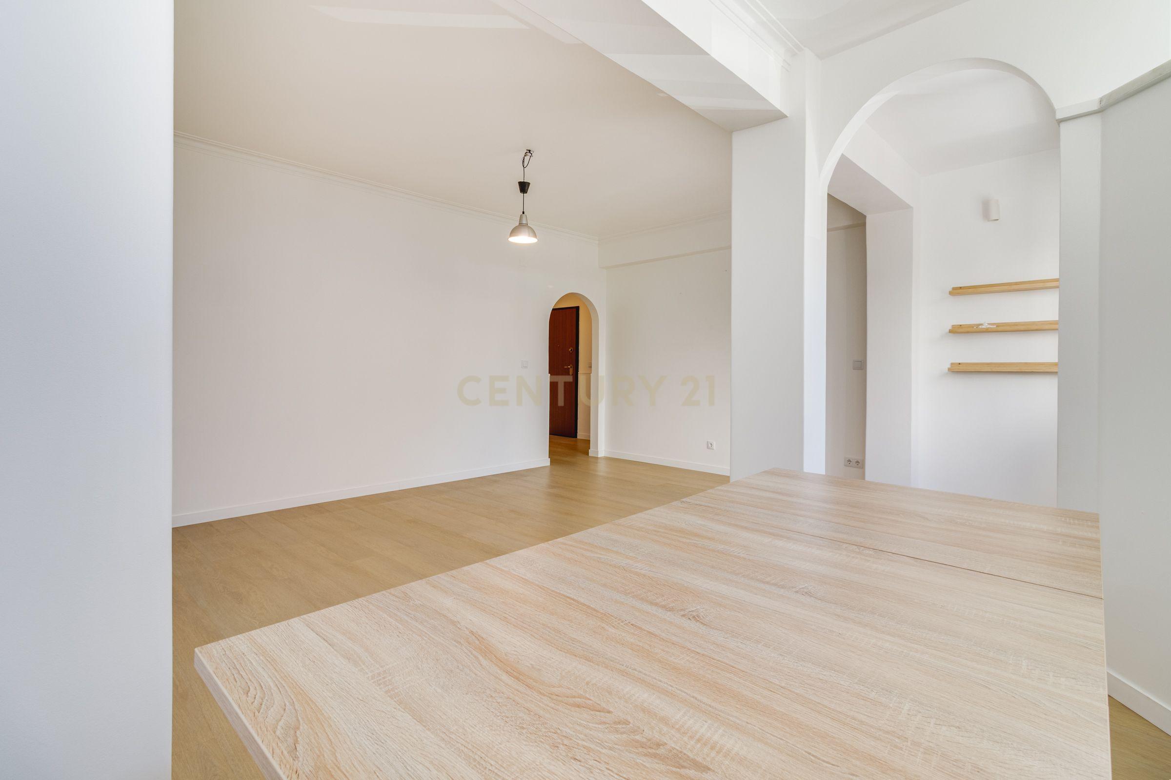 Fotografia 9 de Apartamento T3 Espaçoso e com Excelente Localização na Rinchoa — Rio de Mouro