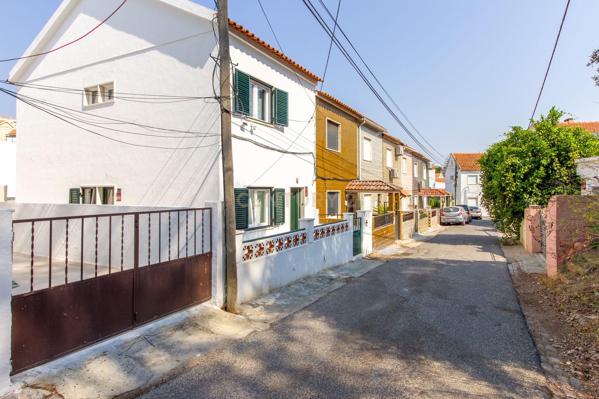 Fotografia 2 de Casa Renovada em Setúbal com Vista Panorâmica