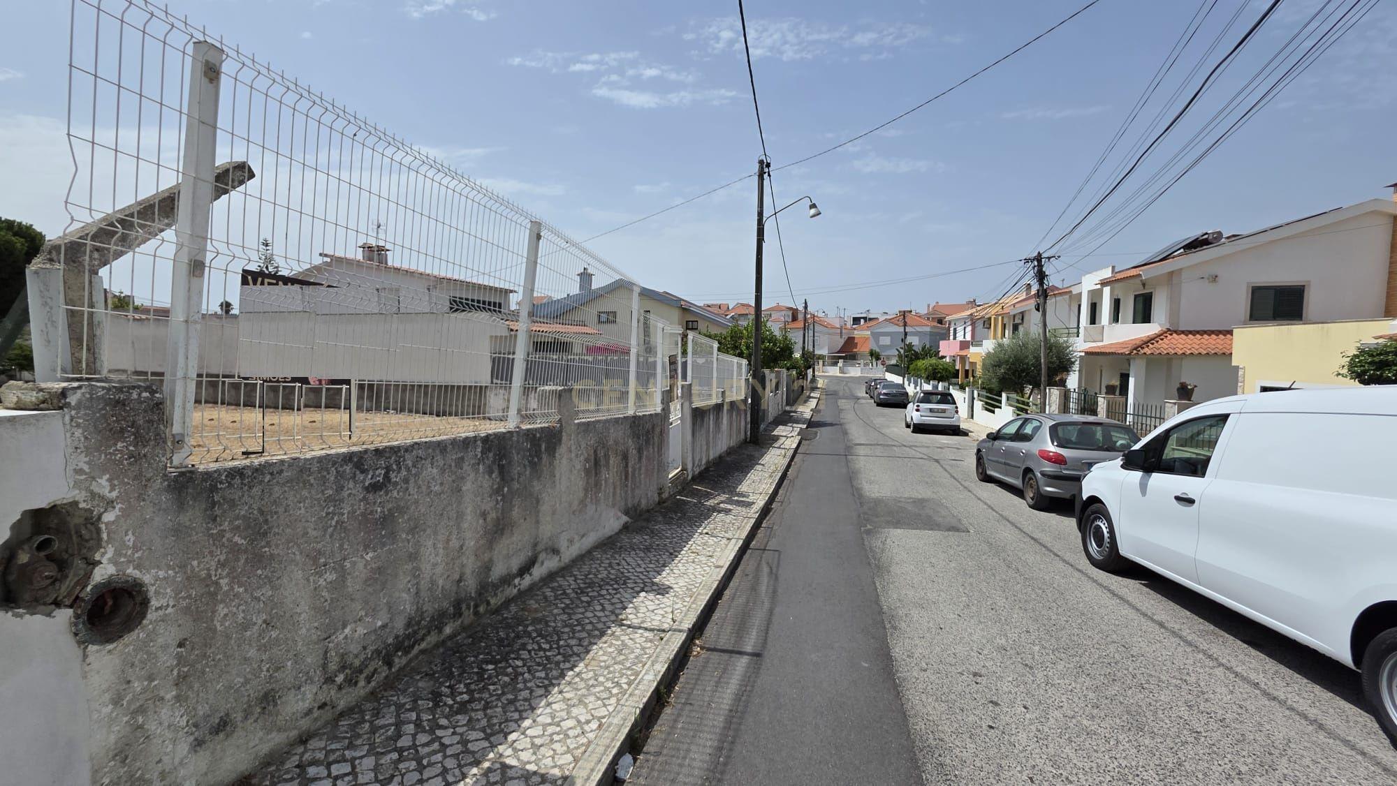 Land for sale in Almada, Portugal — €149,900