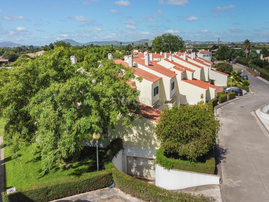 Moradia T3 no Condomínio Varandas do Golfe do Montado – Segurança, Conforto e Estilo de Vida Exclusivo - Image 86