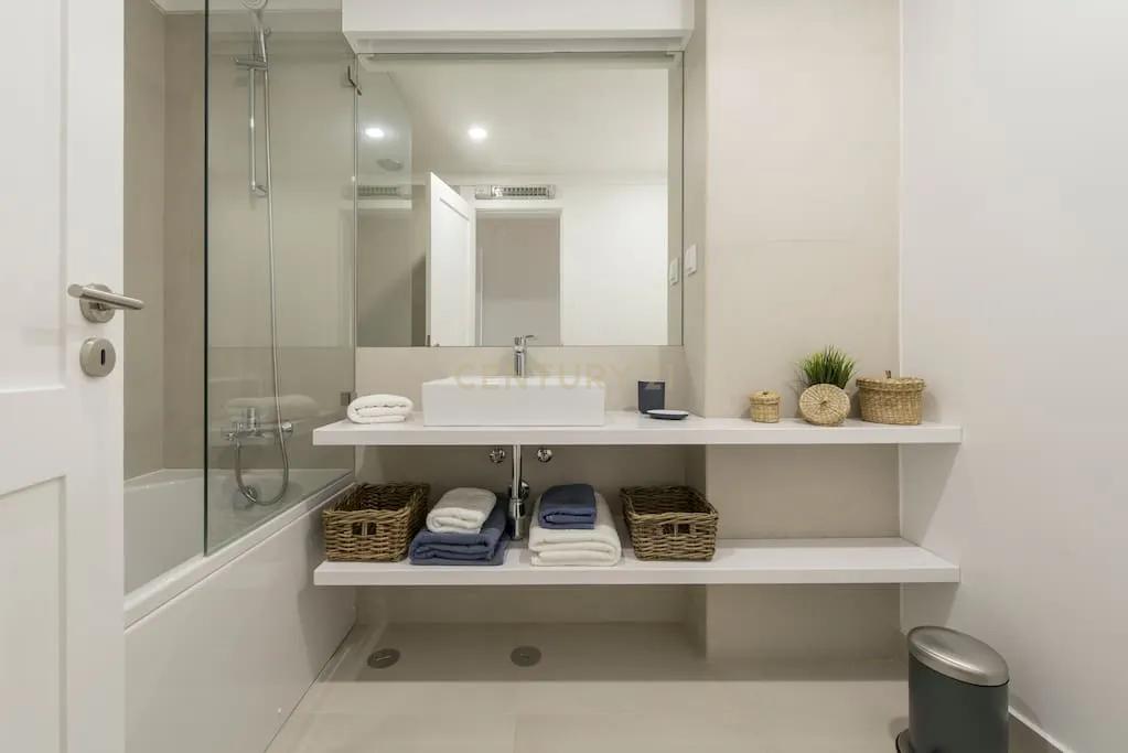 Apartamento T3 Renovado para Arrendamento no Edifício Navegador – Cascais - Image 16