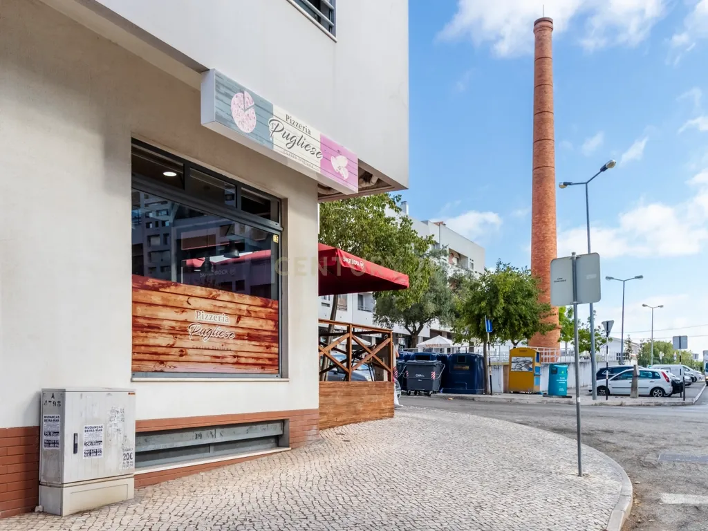Oportunidade única de adquirir uma pizzaria de referência na Margem Sul, já consolidada no mercado e com uma carteira de clientes fidelizada. - Image 11