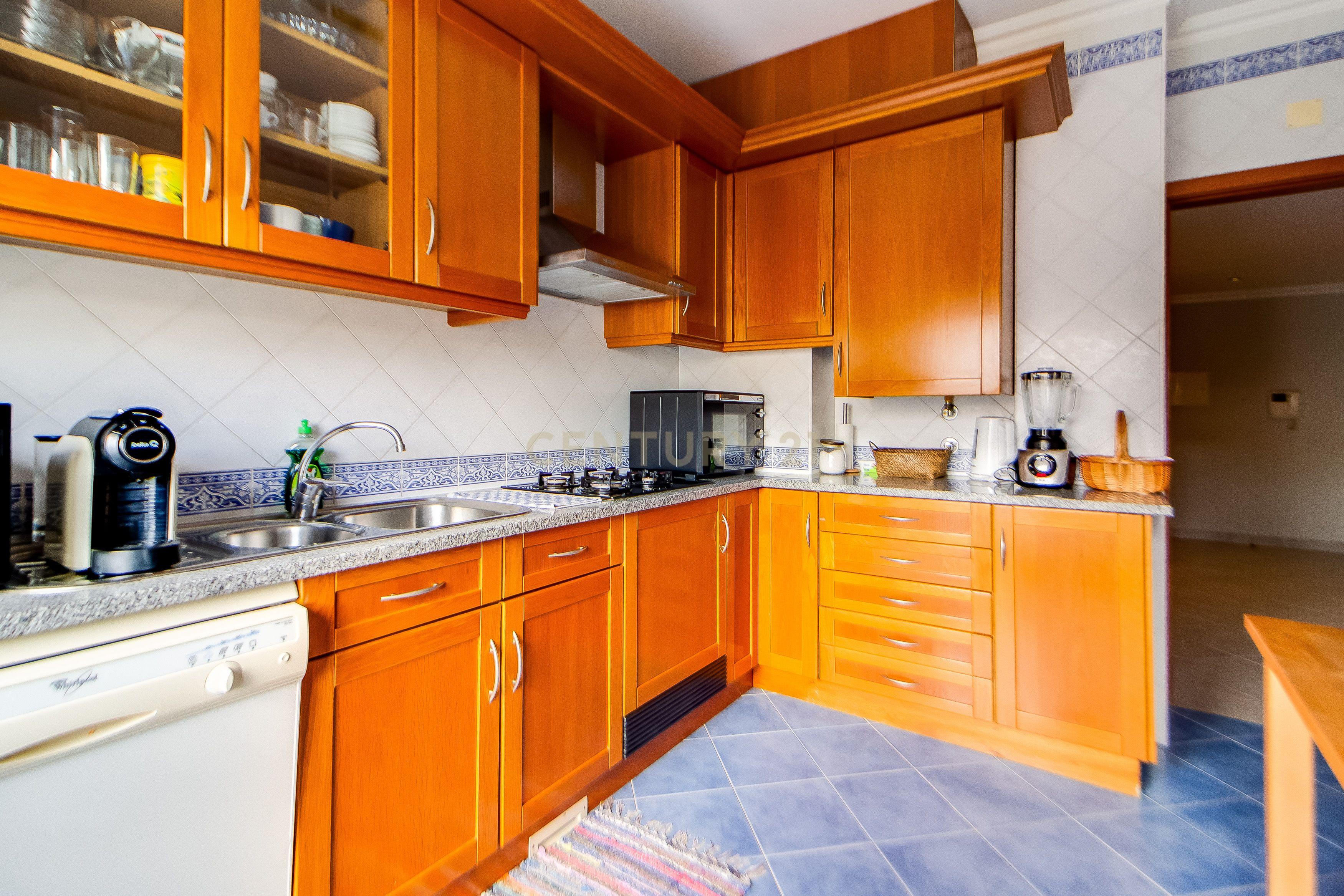 Apartamento T3 – Localização Privilegiada em Leiria - Image 38