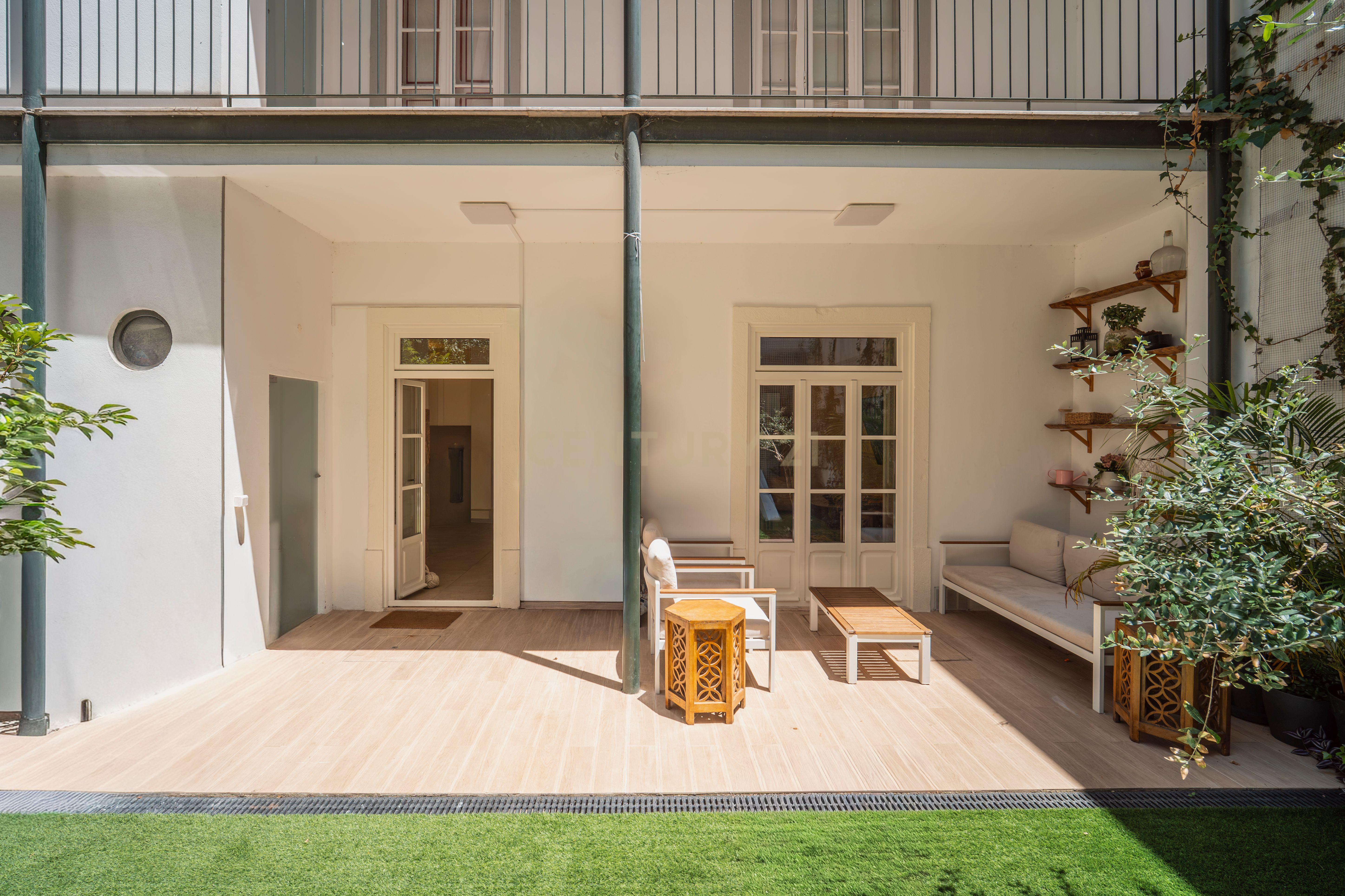 Apartamento Encantador com Jardim Privativo — Santo António, Lisboa