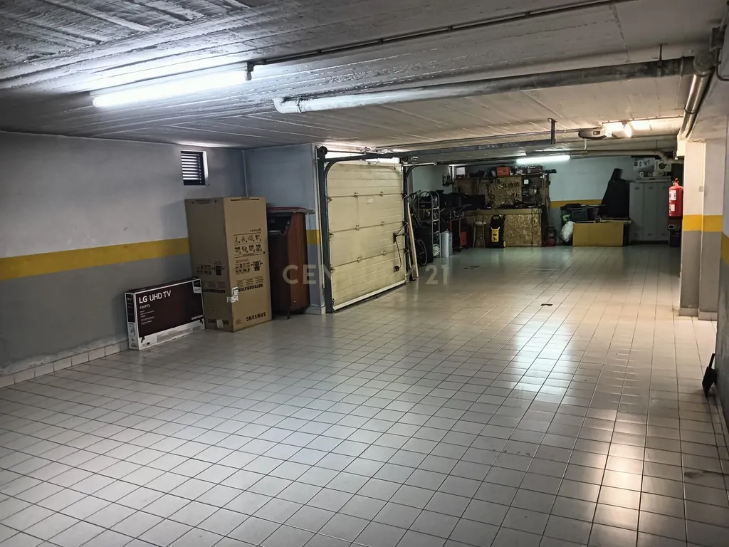 T3 com Suite/Garagem e Arrecadação - Vialonga - Image 72