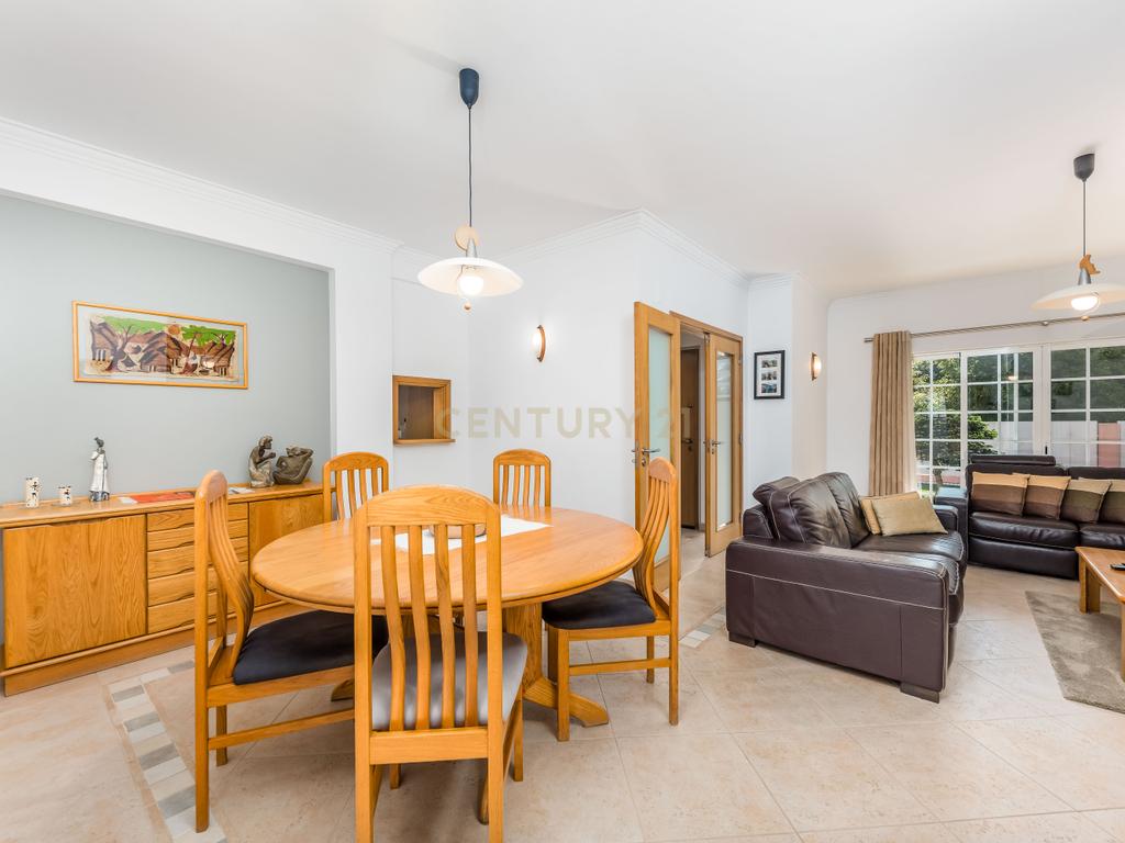 Moradia T4 Isolada com Jardim, em Vale Flores - Viva com qualidade e conforto às portas de Lisboa - Image 13