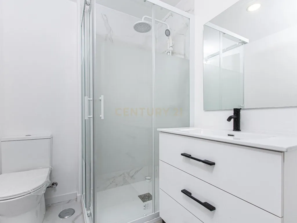 Apartamento T3 com Terraço/ Remodelação Total (Queluz) - Image 20