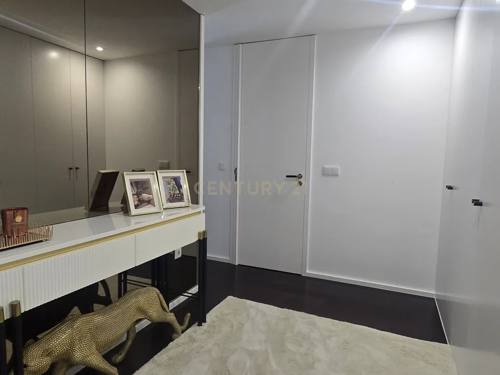 Luxuosa Apartamento Localizado T3 Fão Condomínio Fechado - Image 14