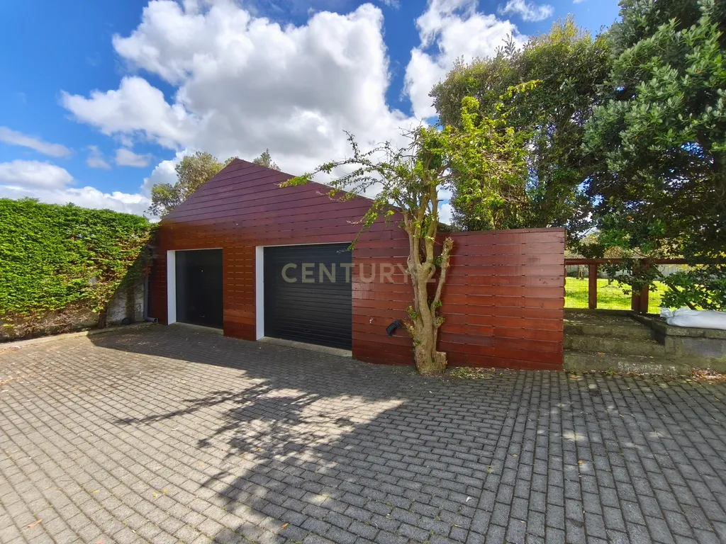 Casa Centenária toda renovada com Vista Panorâmica em Ribeira Grande - Image 11