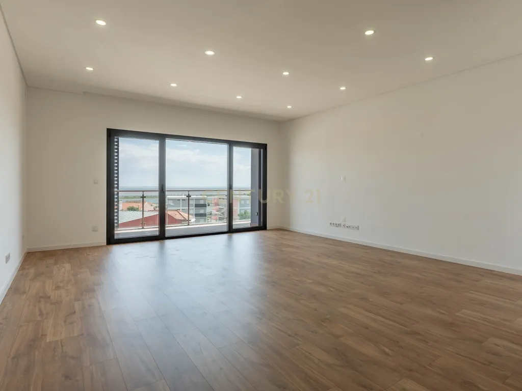 T3 com vista rio, box para 4 carros | Póvoa de Santa Iria - Image 14