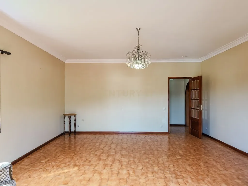 Moradia Bifamiliar T3+T3 em São Pedro da cova – Espaço, Tranquilidade e Conforto - Image 21