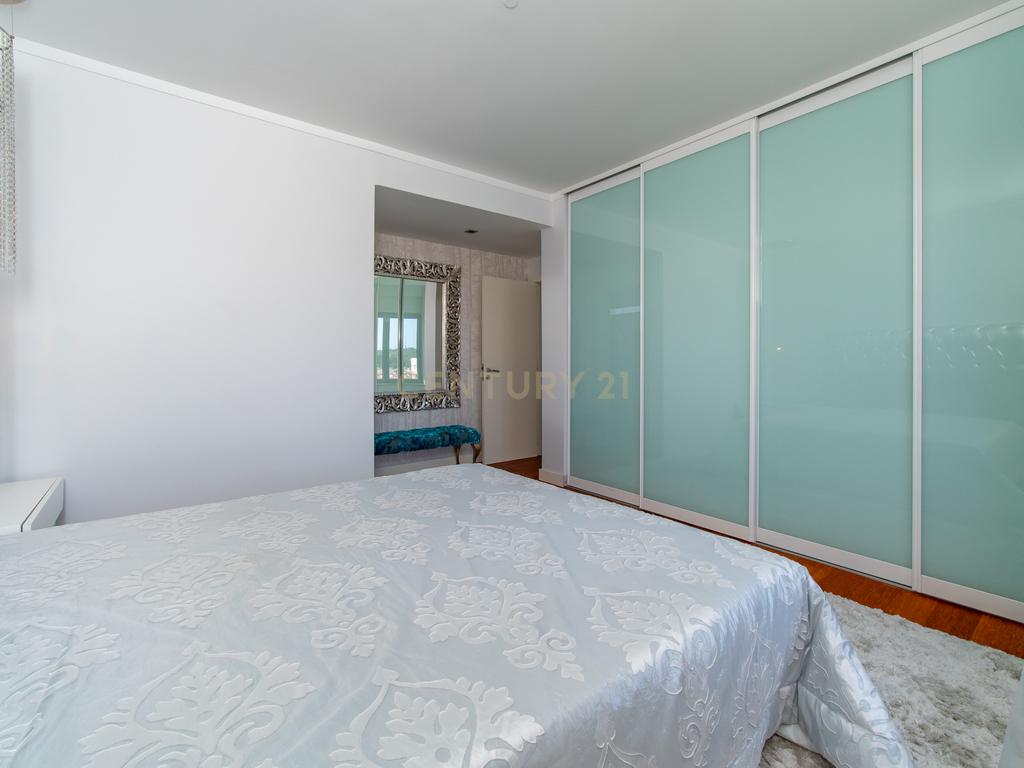 Apartamento T2 de Luxo Mobilado para arrendamento no Condomínio Pateo Central - Image 34