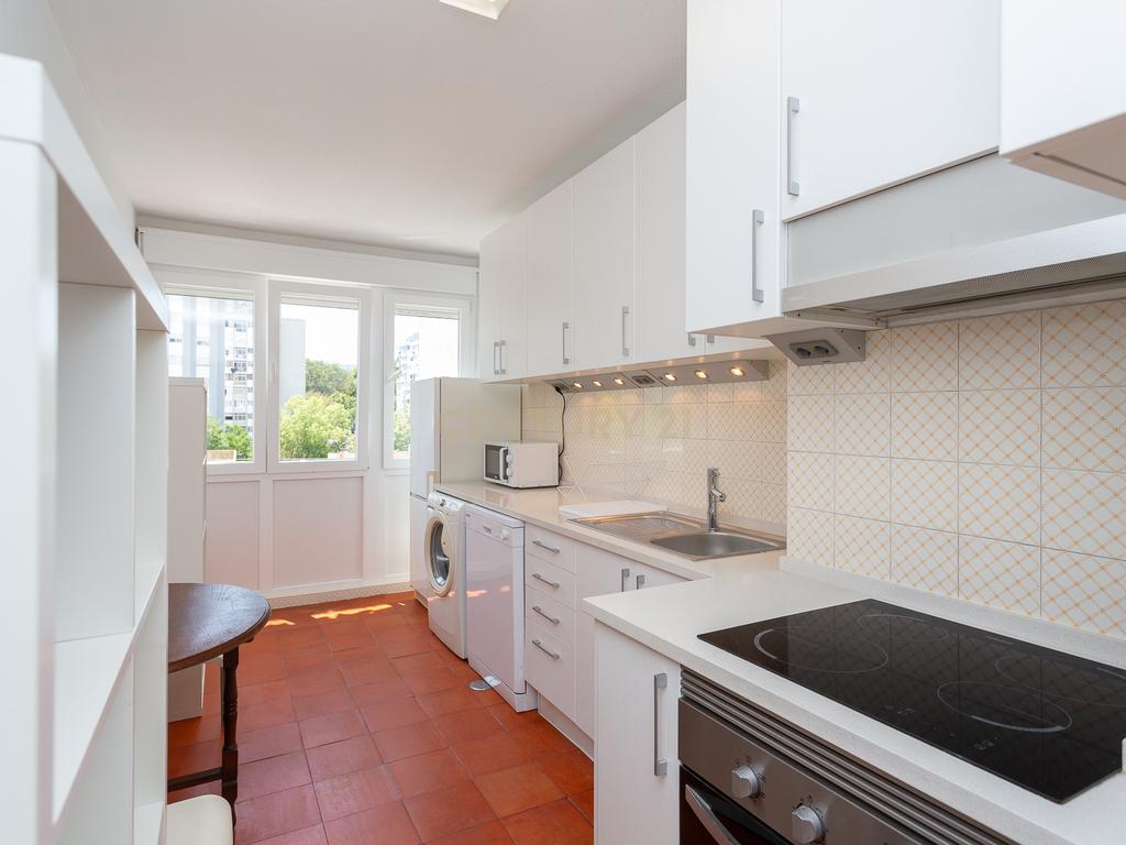 Apartamento T2 para arrendamento em Alfornelos, Amadora - Image 19