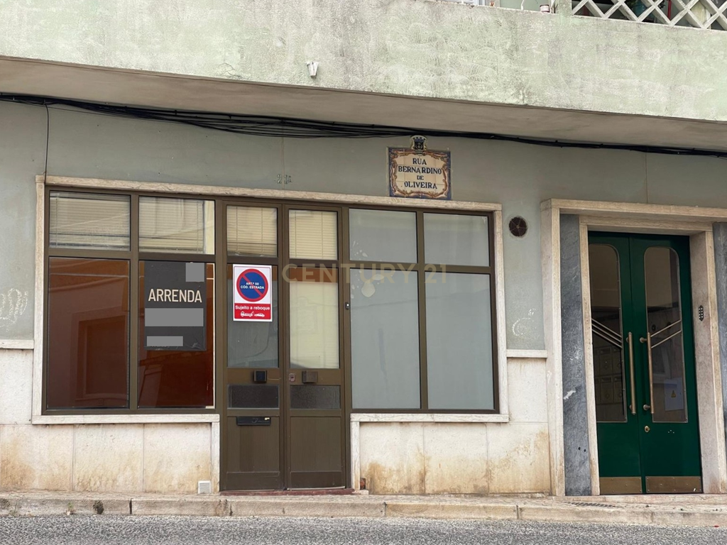 Loja para Arrendamento em Algés - Image 2
