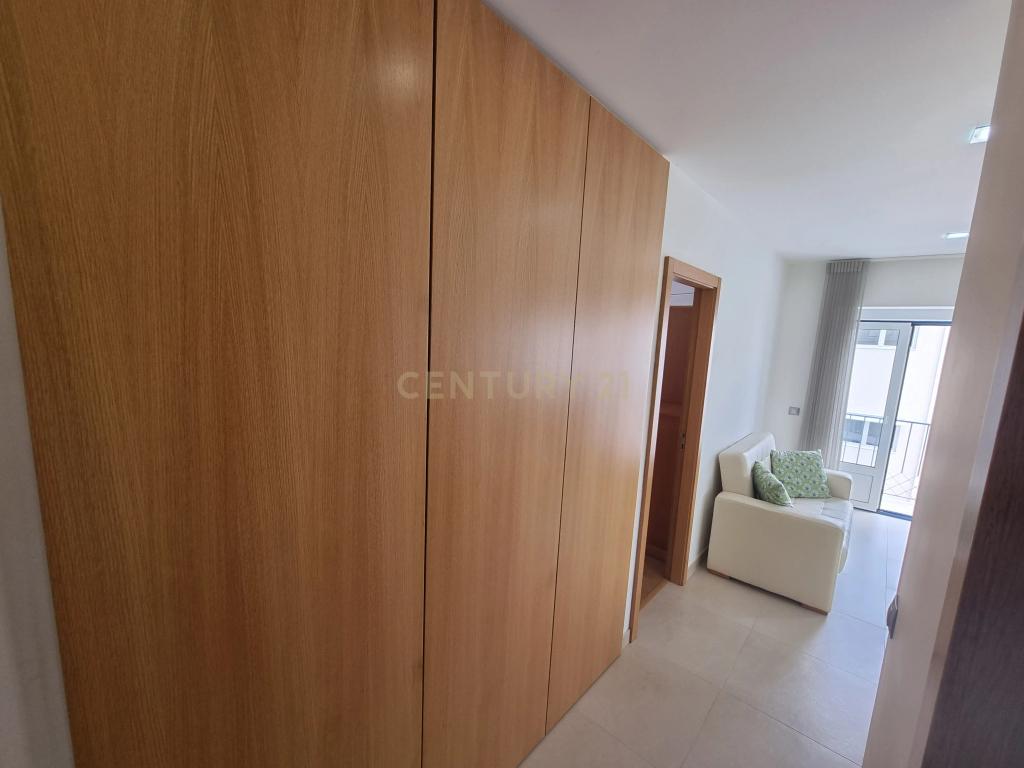 Apartamento - T2 - Arrendamento - Image 10