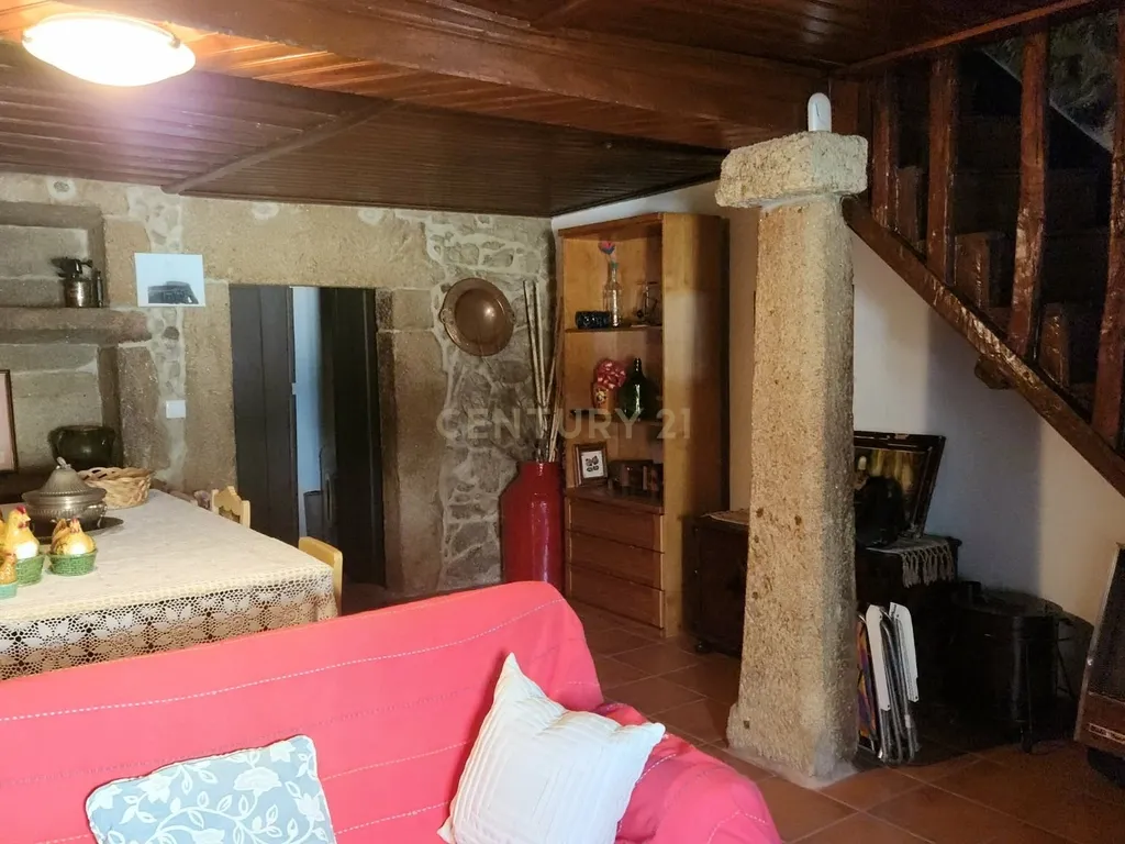Moradia em Pedra com Terraço e Logradouro — Escalos de Baixo - Image 8
