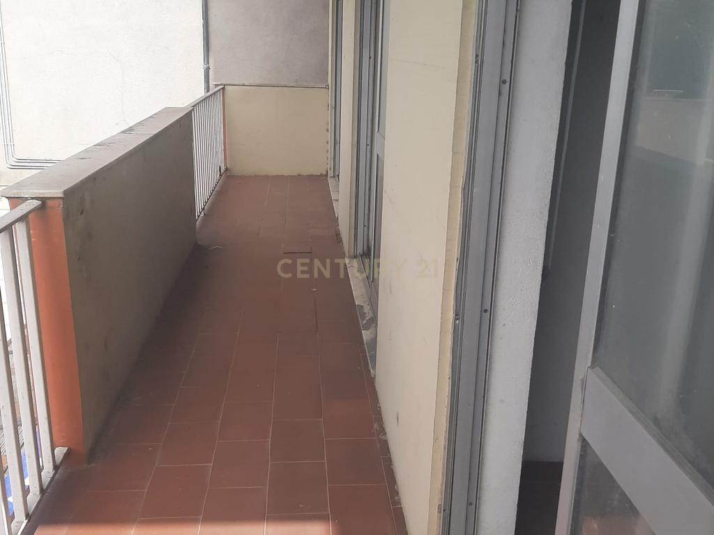 Andar de prédio com 6 divisões, 3 WC, com afetação a serviços / escritórios junto ao rio Douro - Image 3