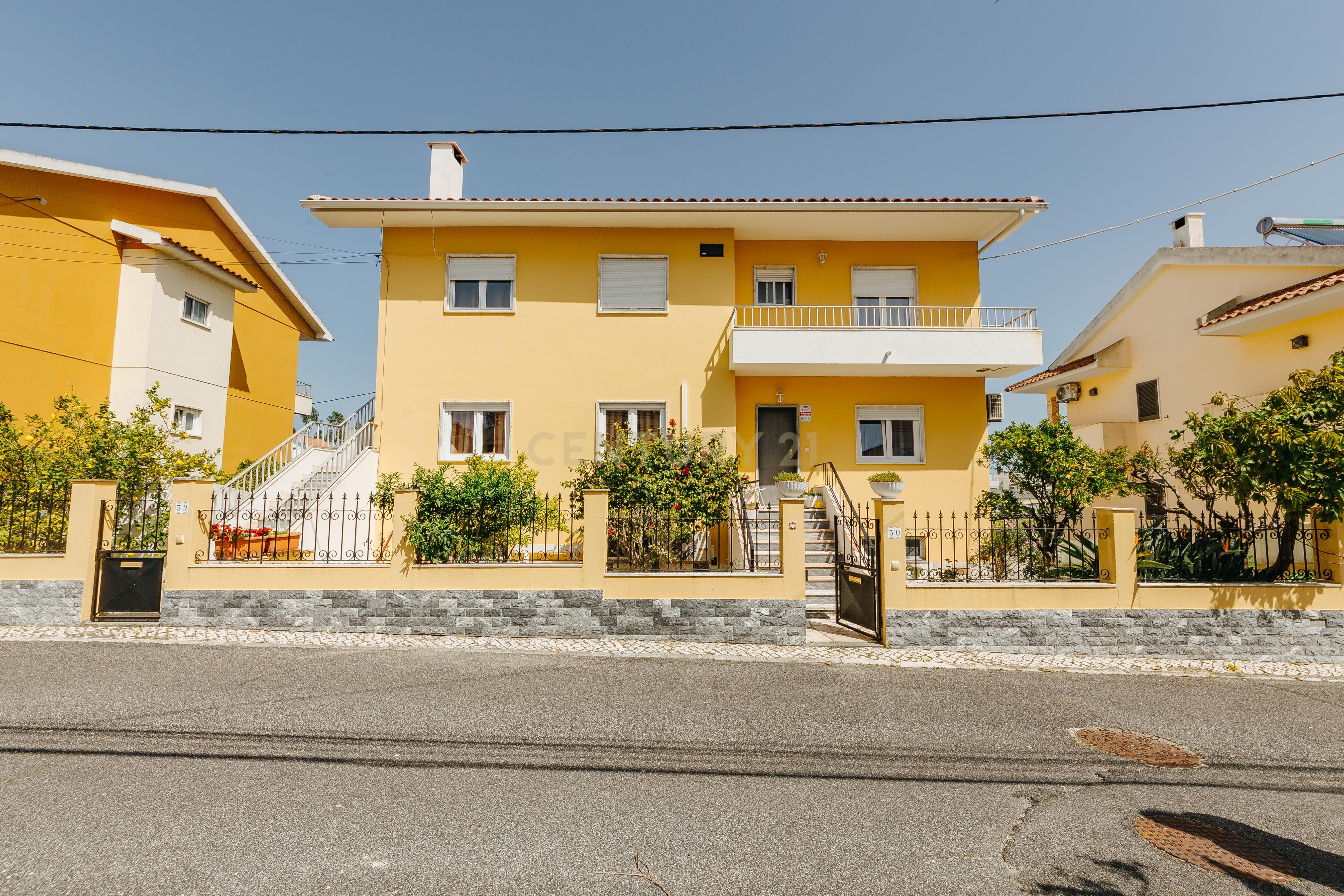 🏡 Moradia T3 Bi-Familiar à Venda em Loures — Quinta Nova de São Roque - Image 1