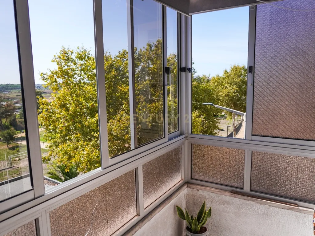 Apartamento T3 na Quinta do Rouxinol- Oportunidade Única! vista para o rio - Image 22