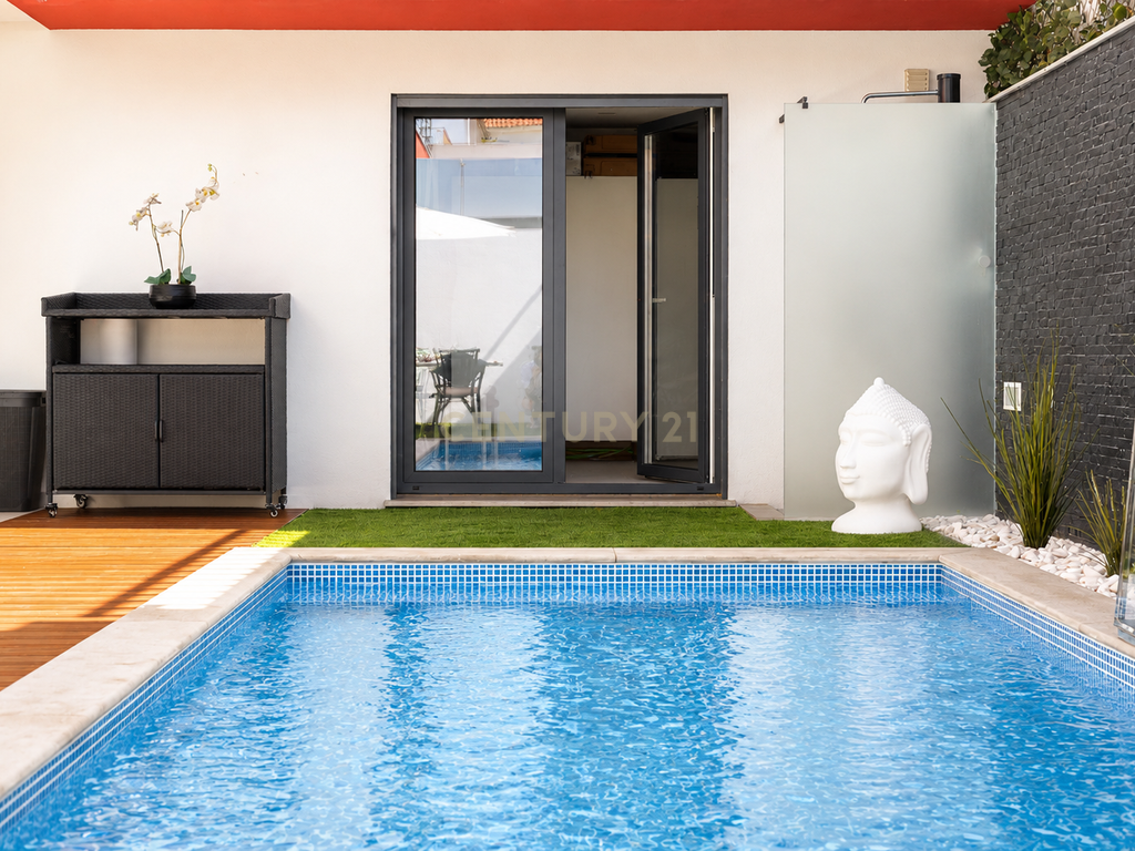 Moradia de Luxo T4 Bairro da Primavera - com Rooftop, Piscina Aquecida e Painéis Fotovoltaicos em Santa Iria da Azóia - Image 19