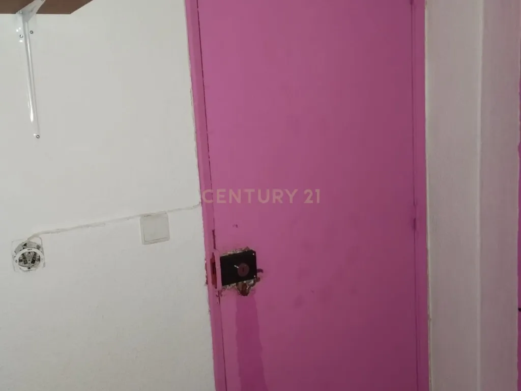 Loja com 2 pisos no centro comercial D'Avenida - Quinta do Rouxinol - Image 9