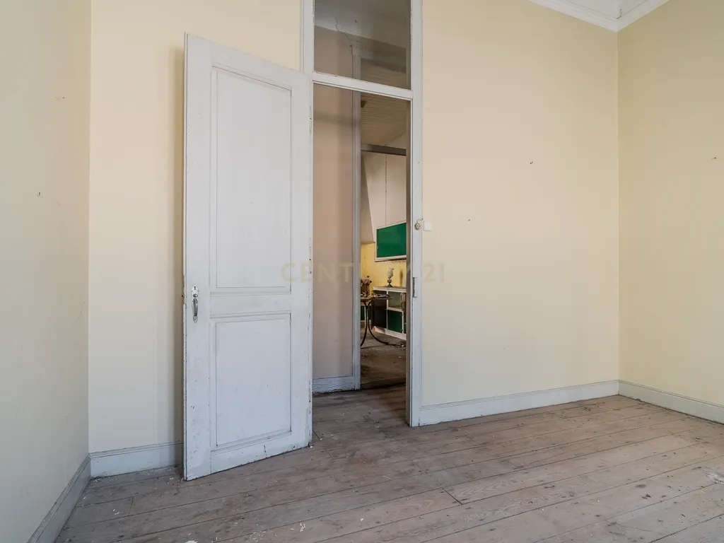 PRÉDIO PARA RECUPERAR, NO CENTRO HISTÓRICO DE PENICHE - Image 20