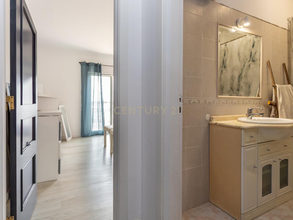 Moradia T5 em Foros de Amora - Image 26