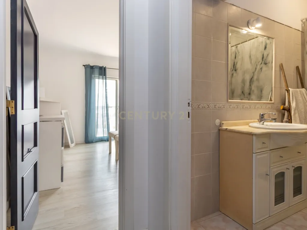 Moradia T5 em Foros de Amora - Image 26