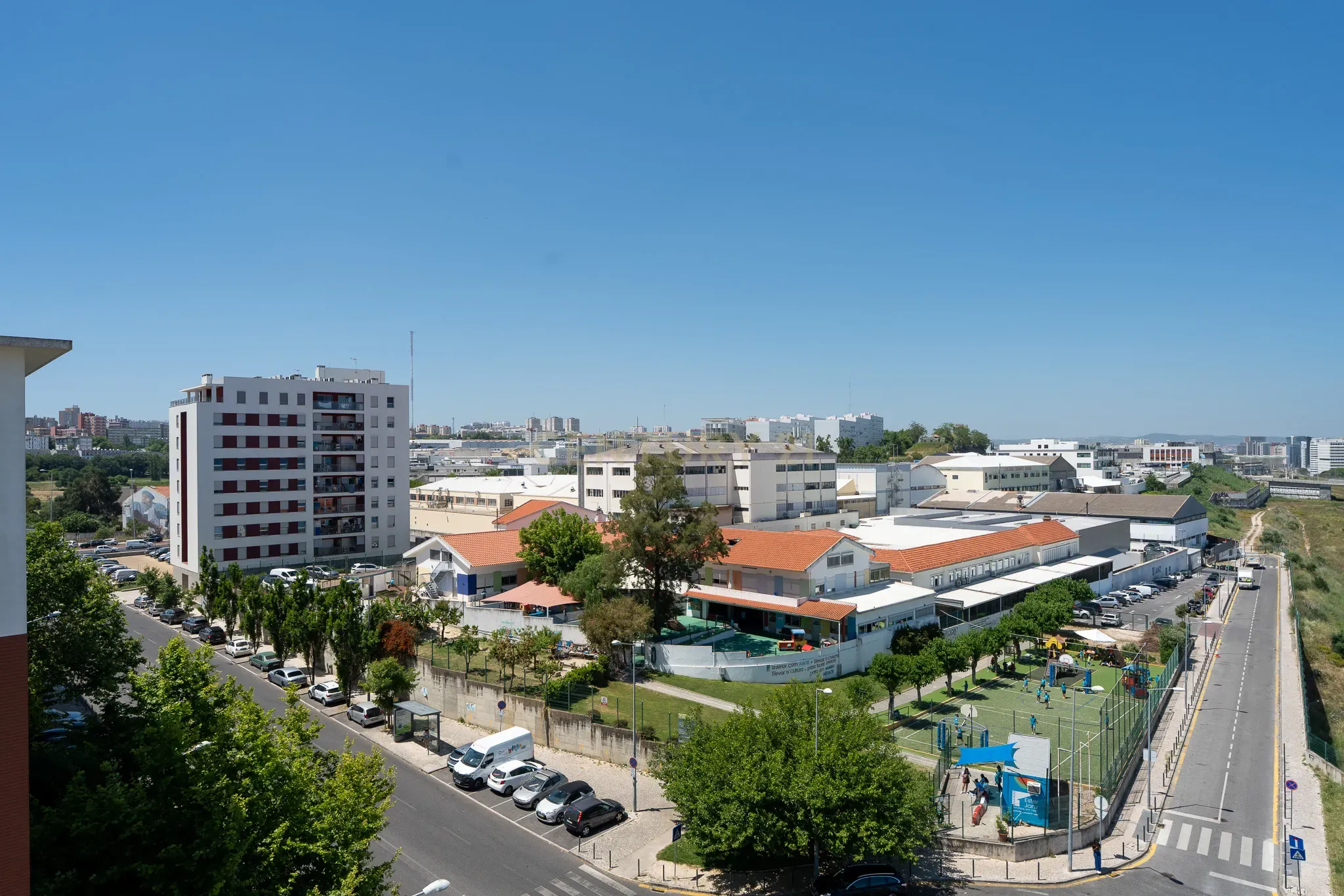 Excelente Apartamento T2 em Braço de Prata - Image 19