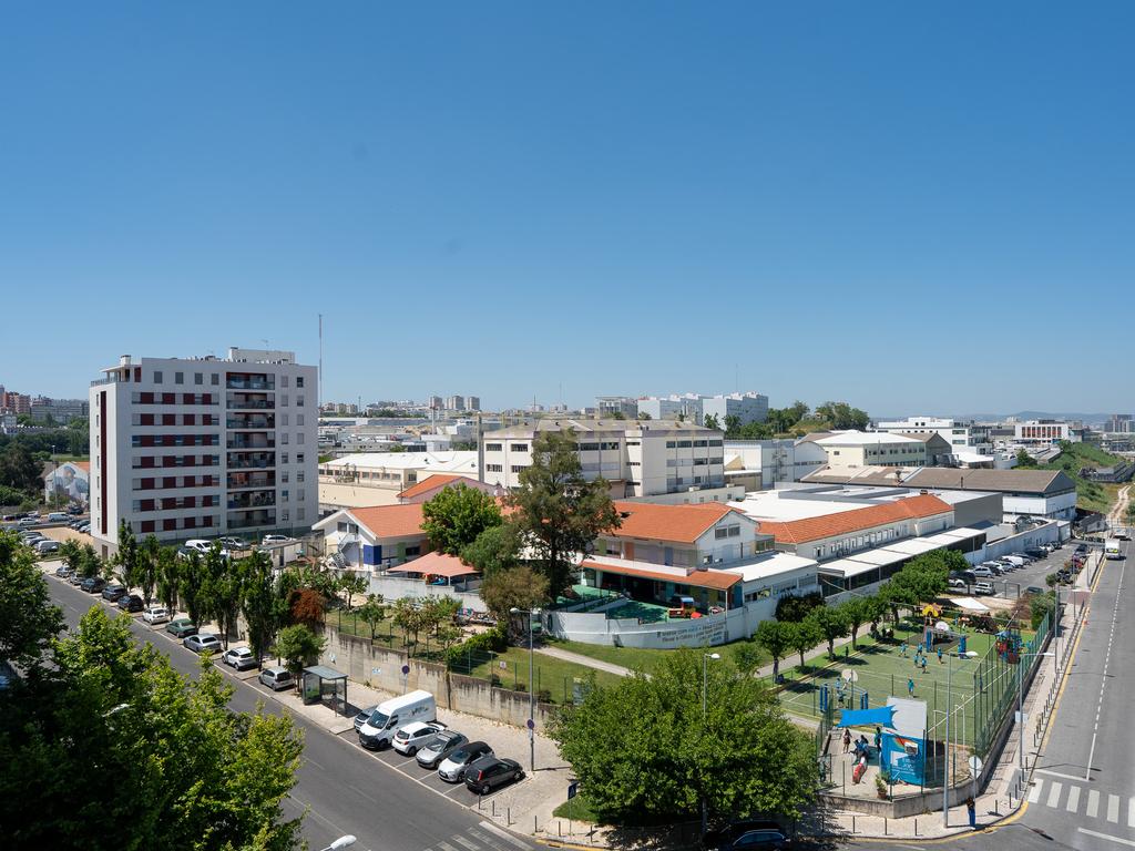 Excelente Apartamento T2 em Braço de Prata - Image 19