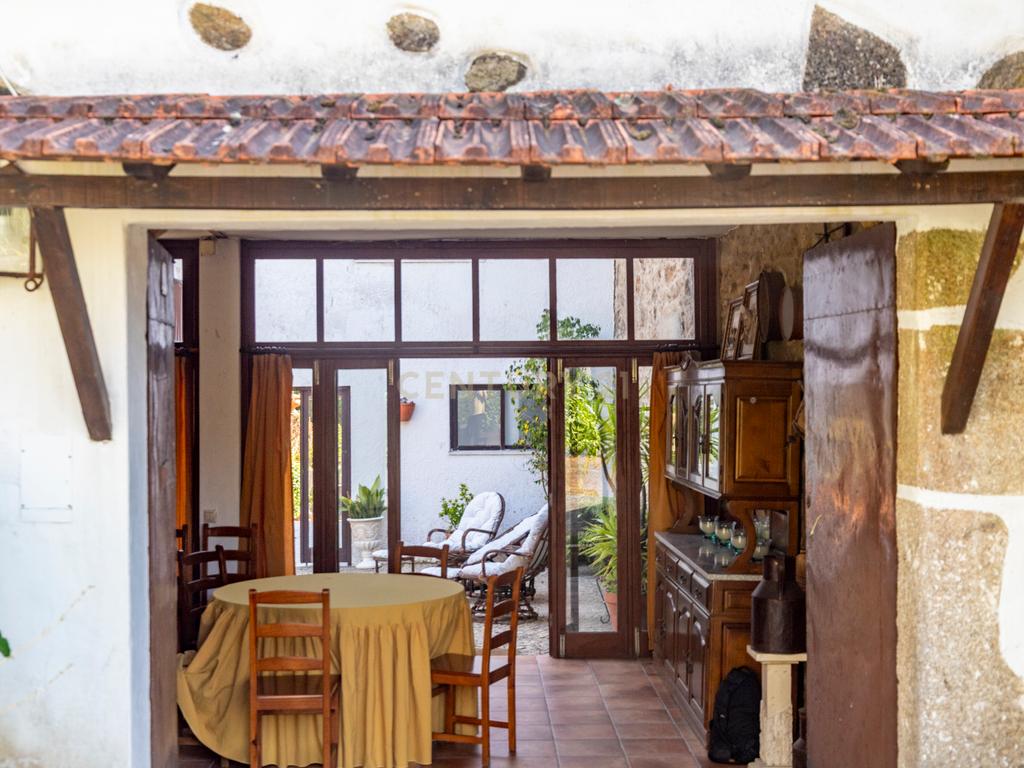 Encantadora Casa de Hóspedes em Aveiro com Jardim e Terraço - Image 15