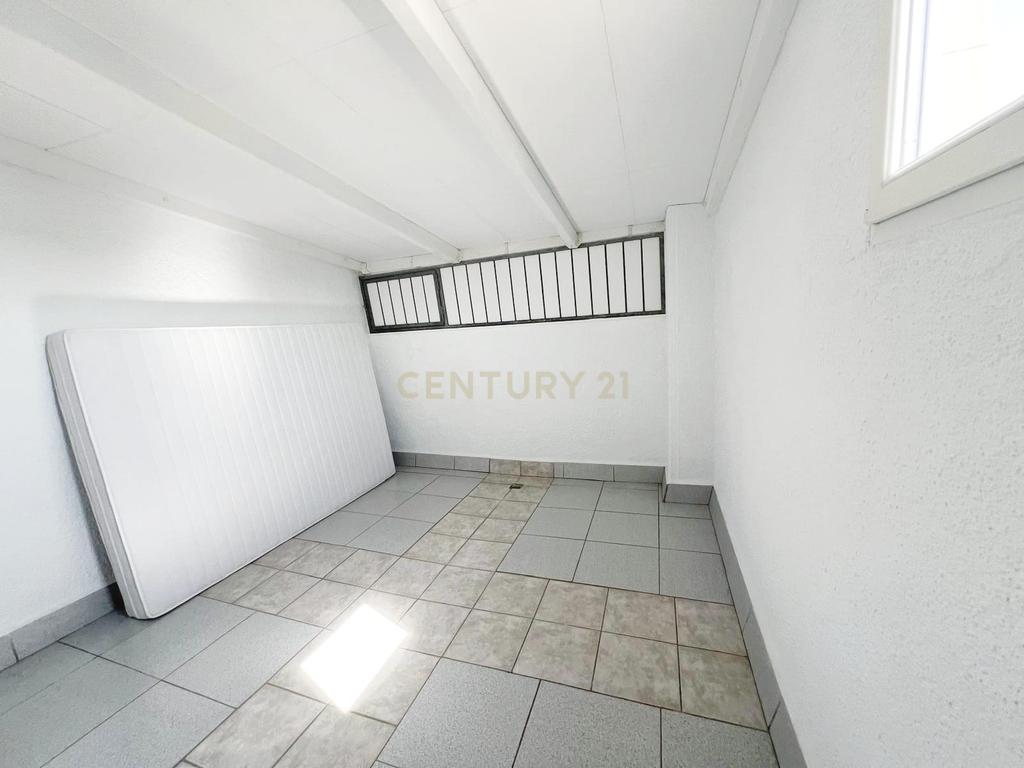Luxuosa Moradia com Vista Panorâmica em Girona, Cataluña - Image 49