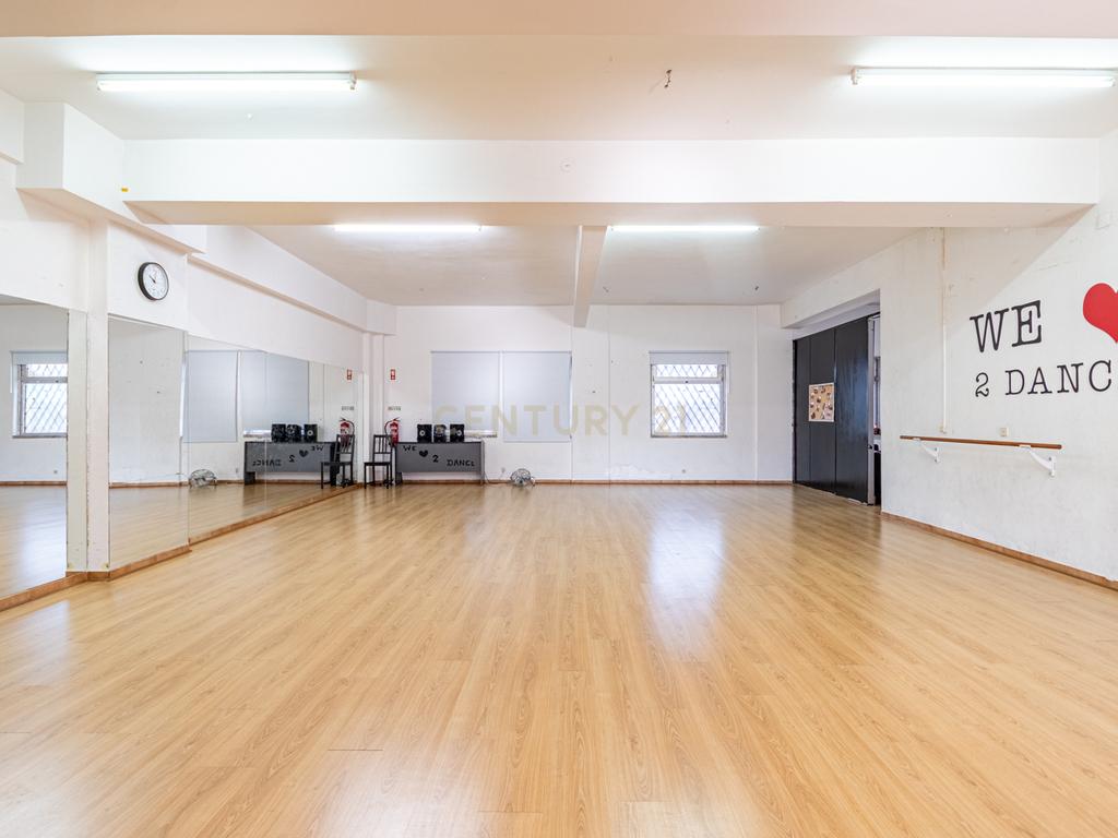 Loja com 150 m² para Arrendamento Paiã - Image 1