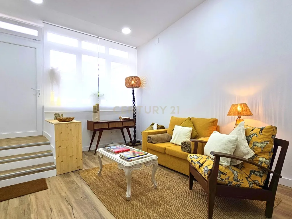Encantadora Moradia Duplex T1 Totalmente Remodelada em Setúbal - Image 21