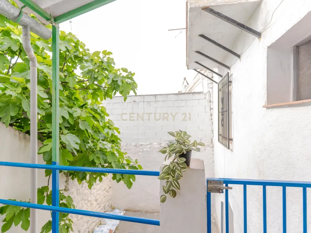 EXCLUSIVA CASA TRADICIONAL CON VISTAS ÚNICAS EN MONTEFRÍO - Image 12