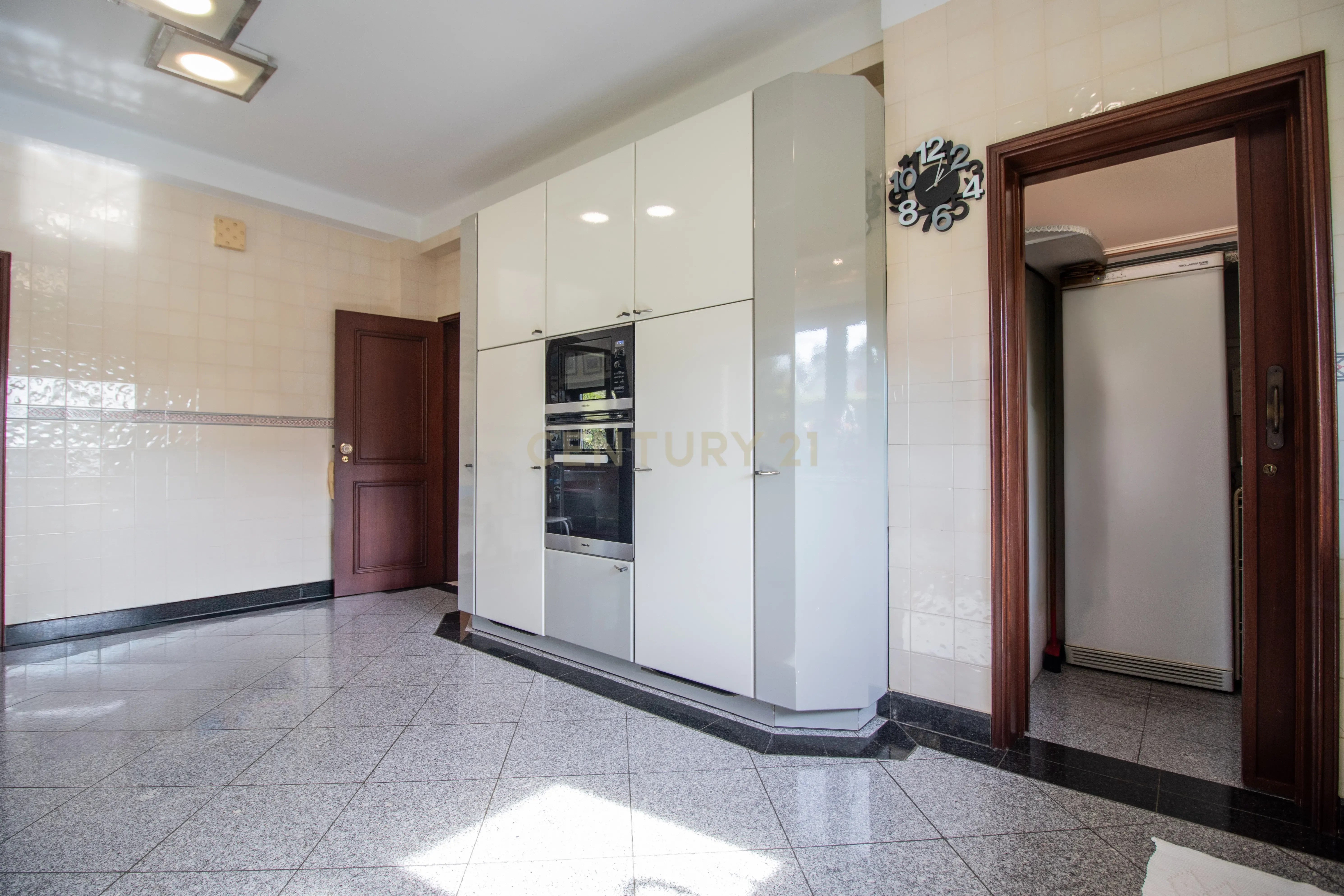 Luxuosa Moradia com Vista Mar na Figueira da Foz - Image 35