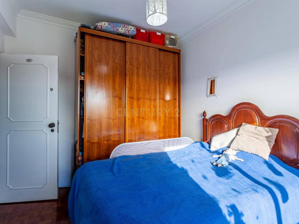 Apartamento T3 com garagem Box em Algueirão Mem Martins - Image 19