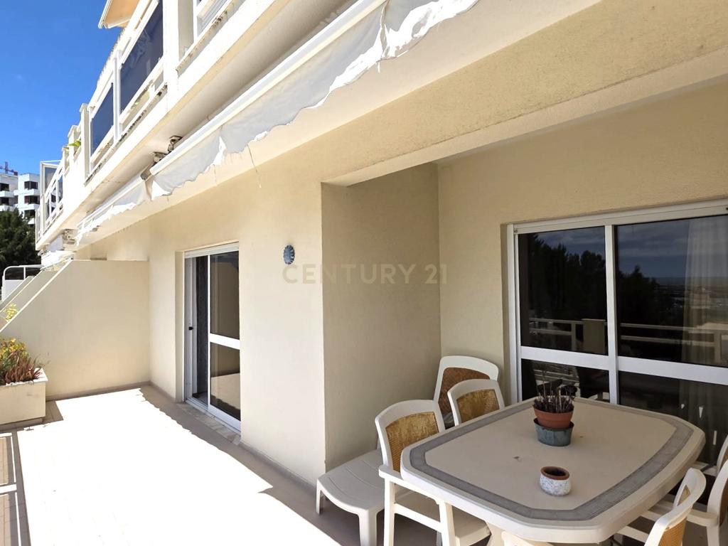  Apartamento T2 em Sesimbra, primeira linha da praia com Terraço Vista Mar - Image 13