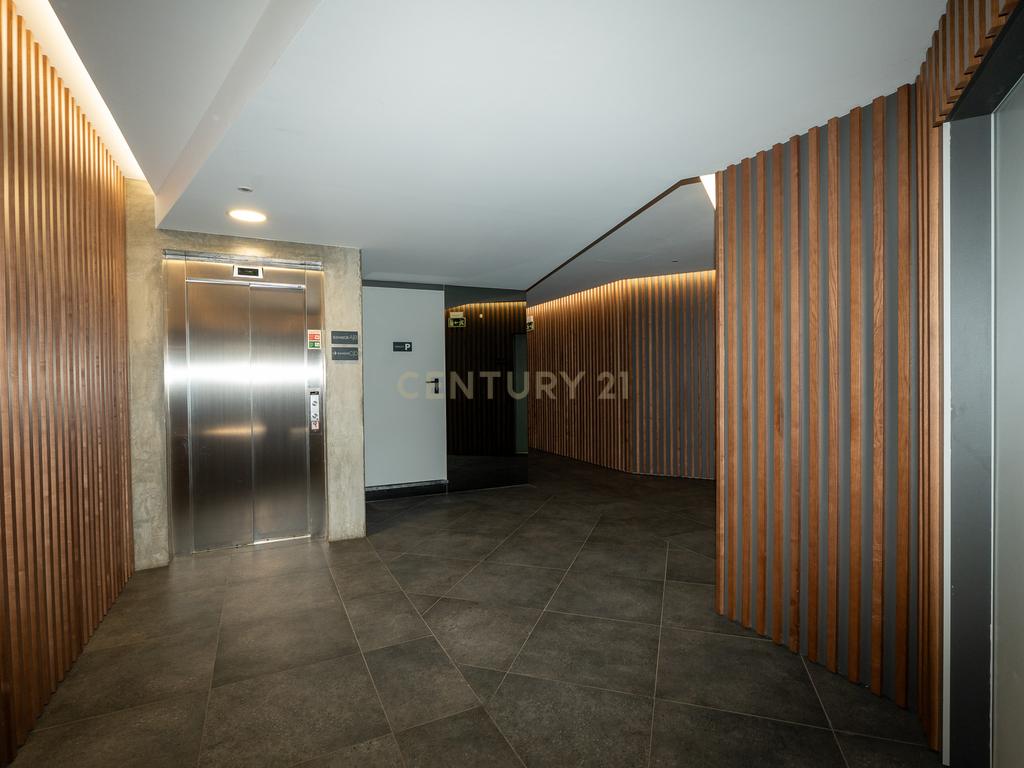 Apartamento T3+1 duplex, com terraço e estacionamento, no centro da cidade de Torres Vedras - Image 73