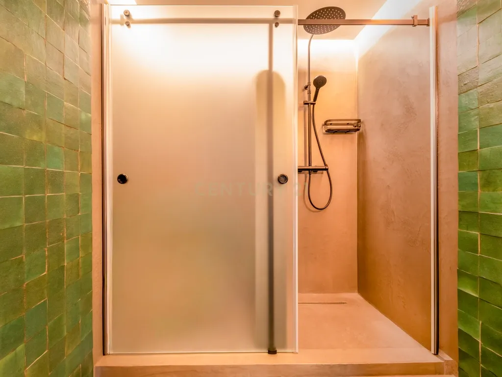 Propriedade com três habitações, piscina aquecida e sauna, num terreno de 10.000 m² - Image 84