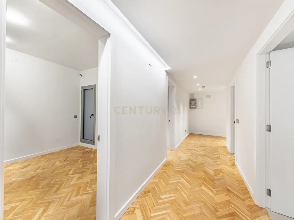 Espetacular apartamento renovado de 220 m² com 4 quartos - Image 23