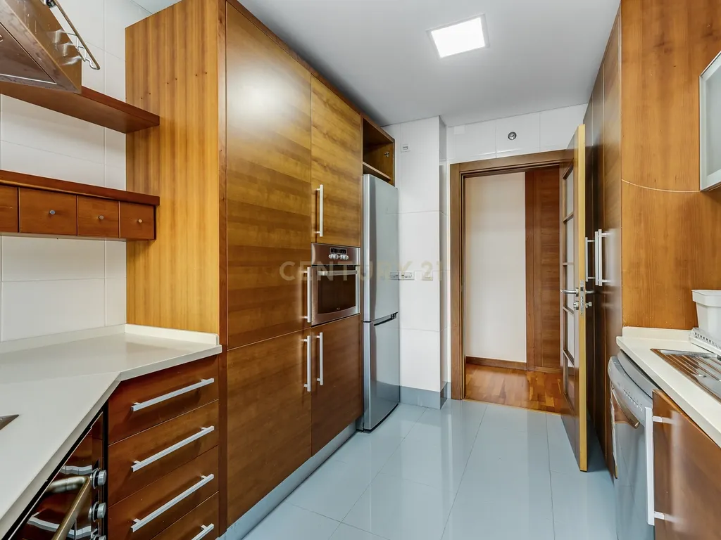 T3 na Urbanização Malvarosa - Alverca - com garagem - Image 11