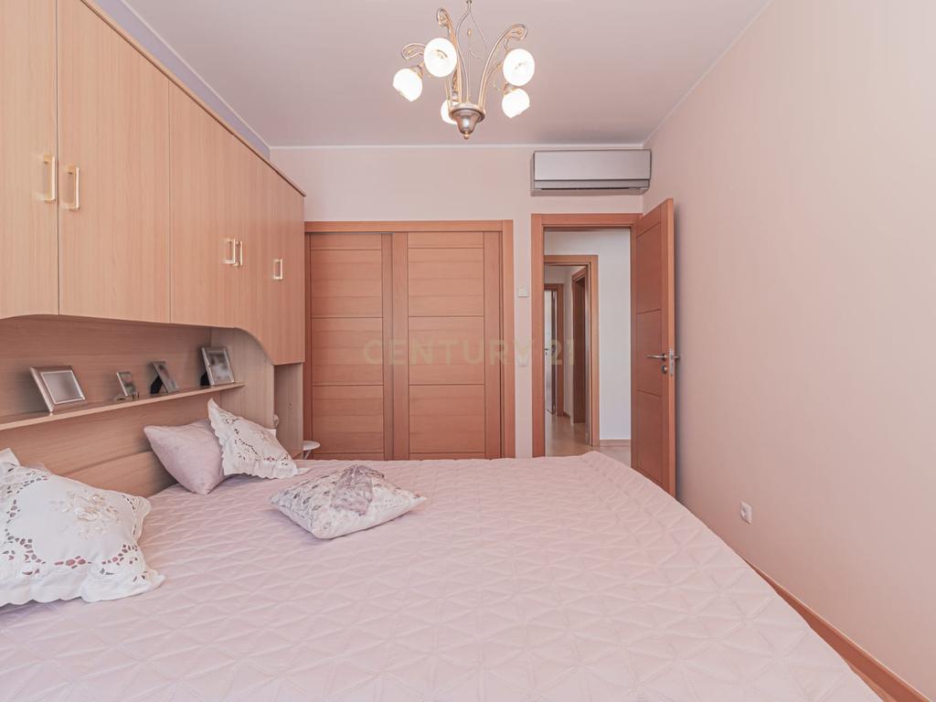 Espaçoso apartamento T3 no Casal Do Marco com Terraço - Image 12