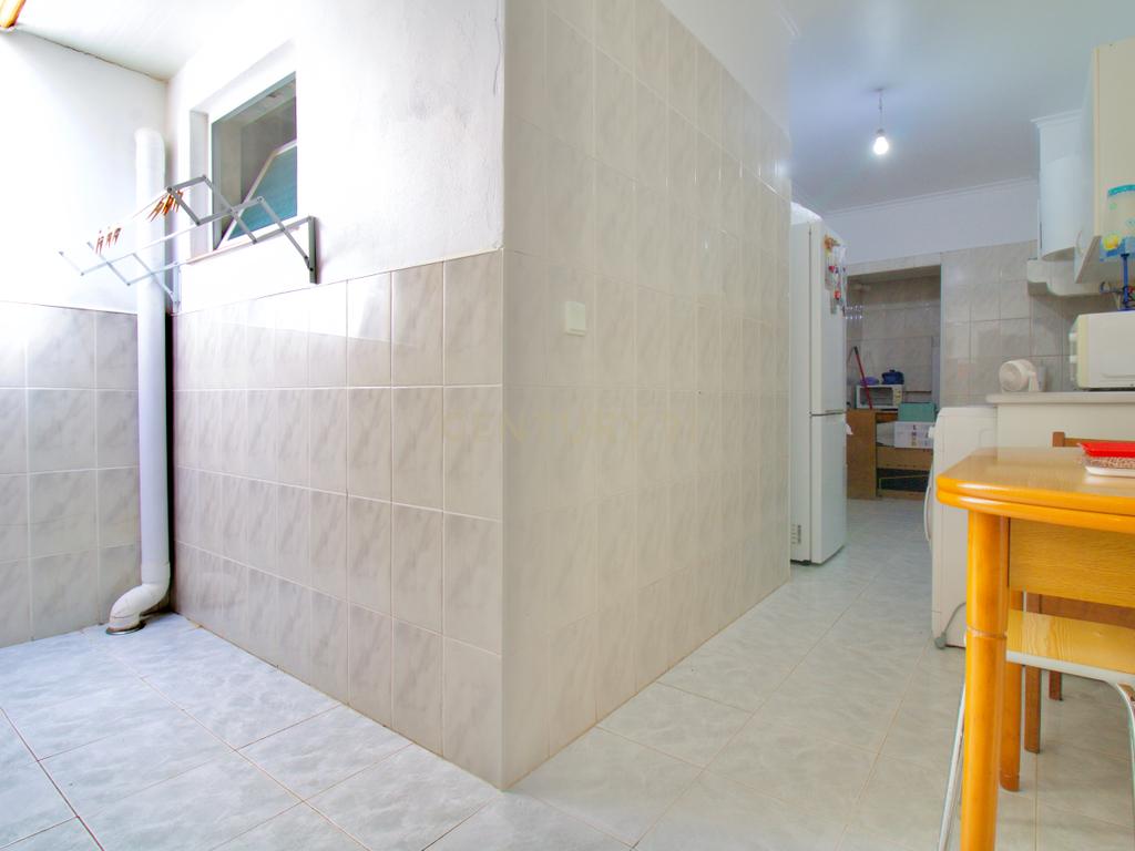Apartamento T1 centro de Almada - Image 25