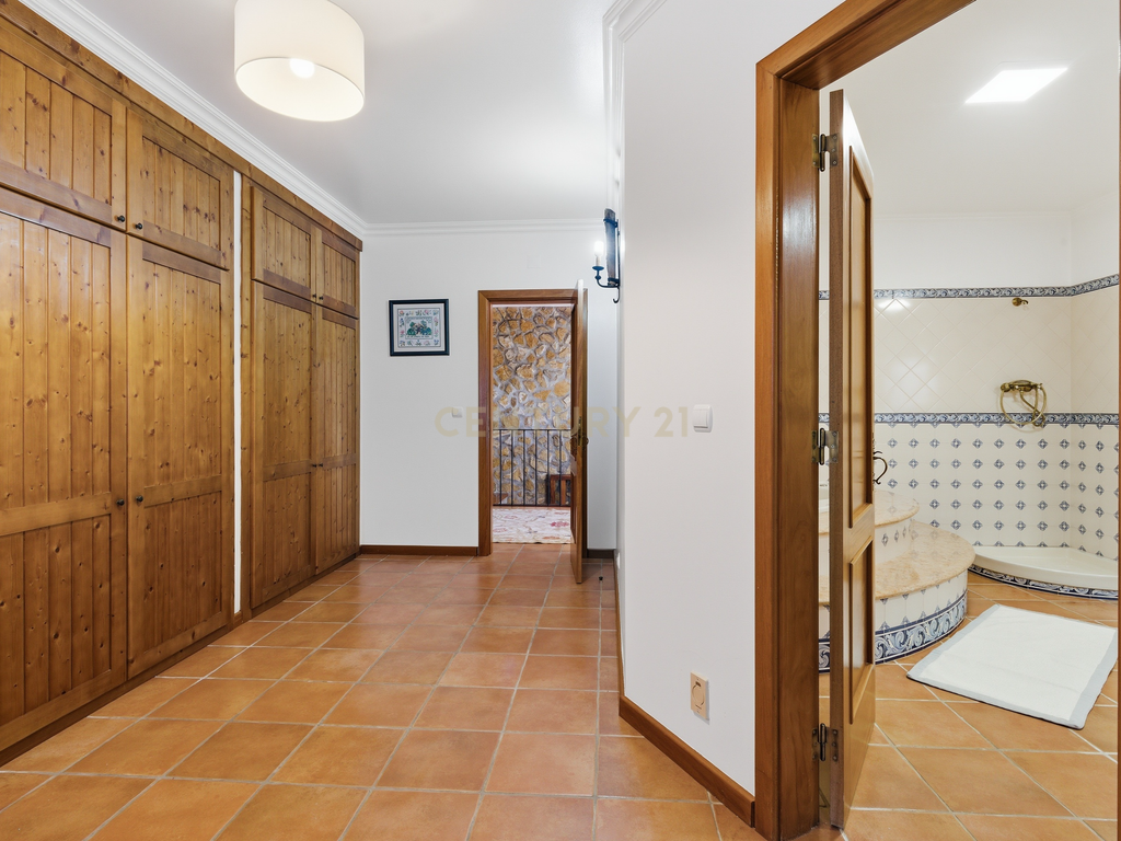 Moradia com 5 quartos e piscina, Gradil, Mafra - Image 18