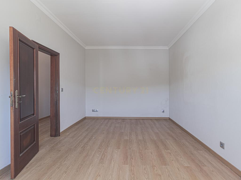 Moradia T4 em Vila Nova - Bucelas - Image 20