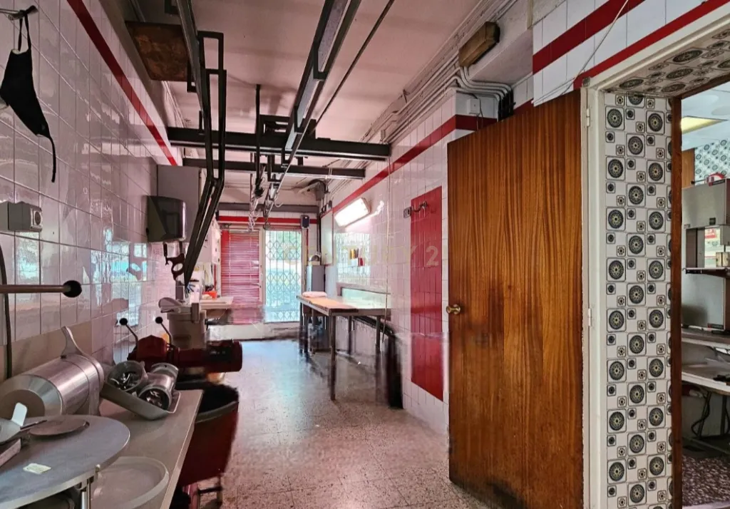 GRANDE CASA À VENDA NO CENTRO DA VILA DE CERVELLÓ, A APENAS 15 KM DE BARCELONA E DO AEROPORTO EL PRAT - IDEAL PARA VÁRIAS FAMÍLIAS OU COMO MASIA SEM JARDIM - Image 22