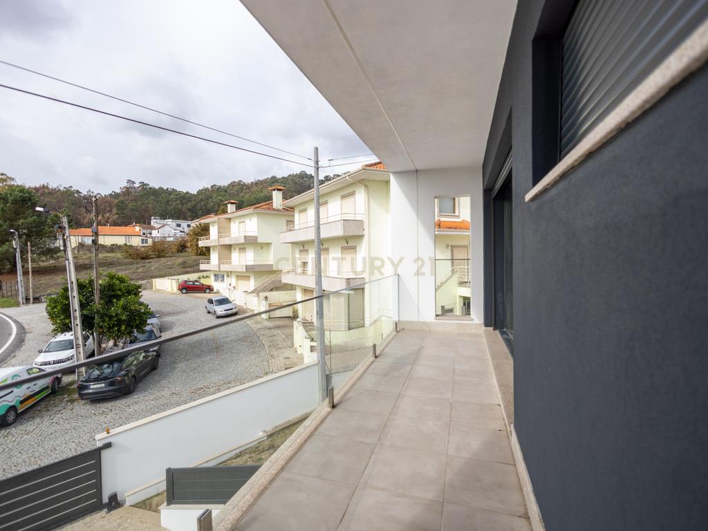 Moradia V3 Geminada em Recezinhos, Penafiel (Fração A) - Image 30