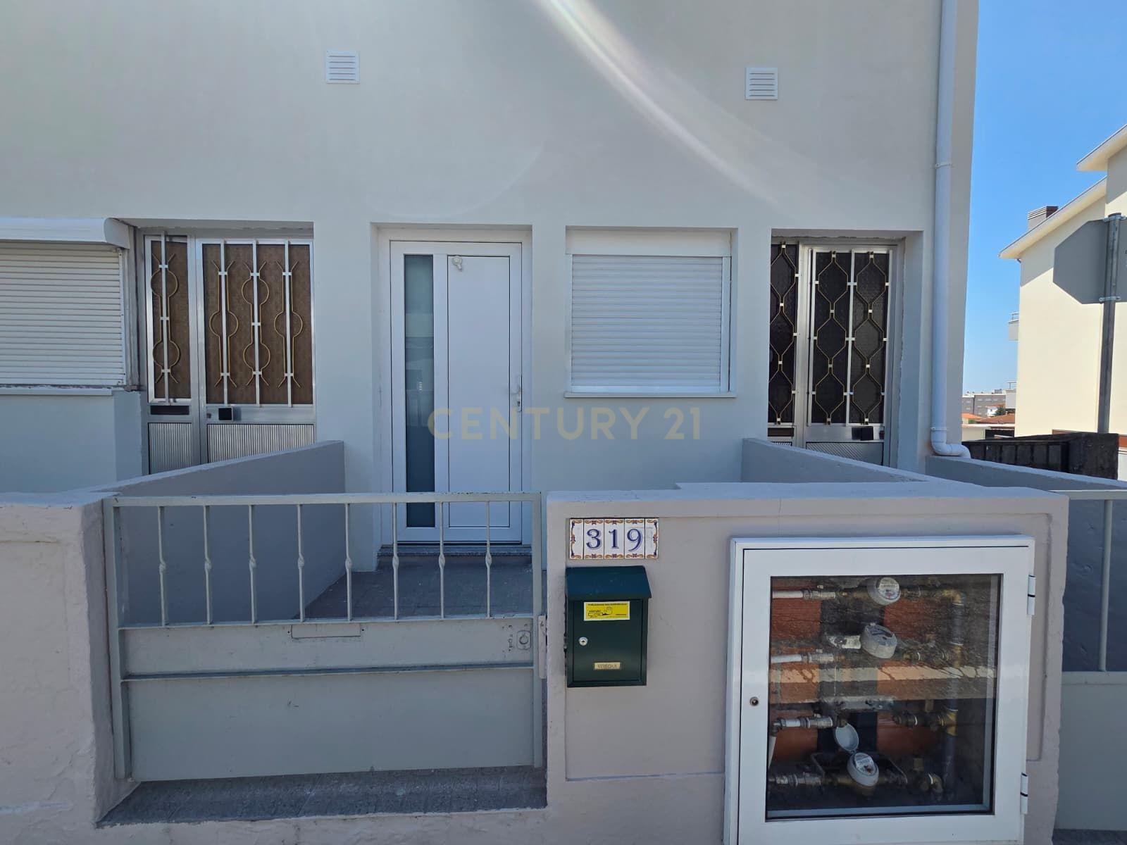 Fotografia 4 de PRÉDIO | 5 APARTAMENTOS | FÂNZERES | ARRENDADO